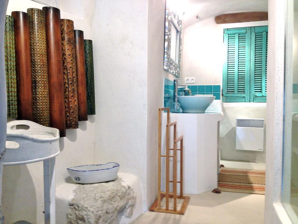 Guest App'Art Apartment Tourrettes-sur-Loup Exterior photo